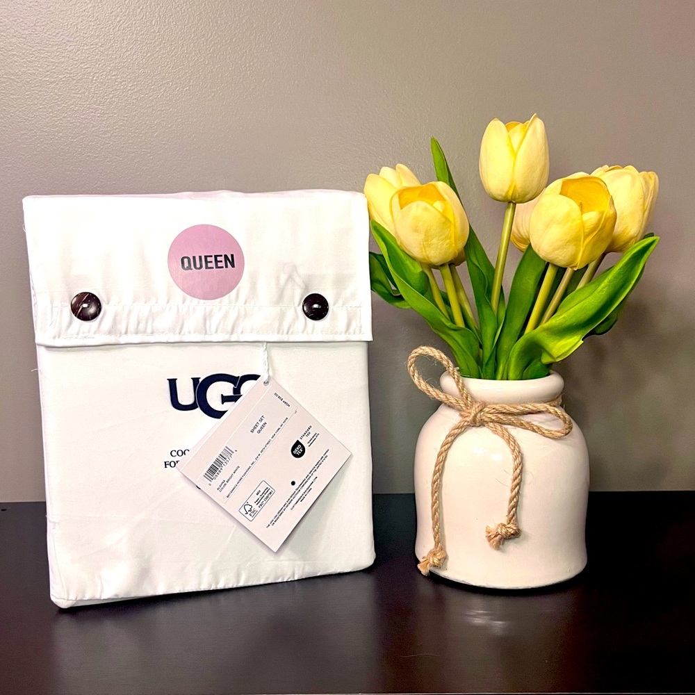 UGG Alahna queen size sheet set bright white